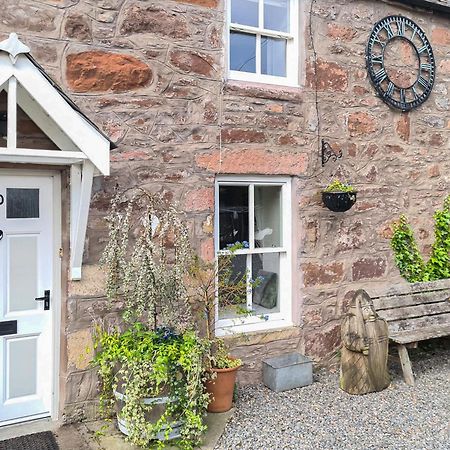Alexander Courtyard Villa Inverness Eksteriør bilde